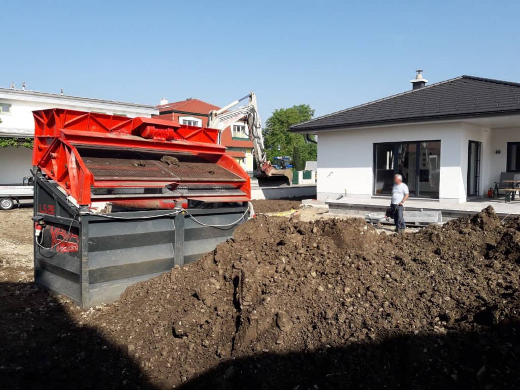 Einsparung von Abtransport, Entsorgung und Anschaffung neuer Erde